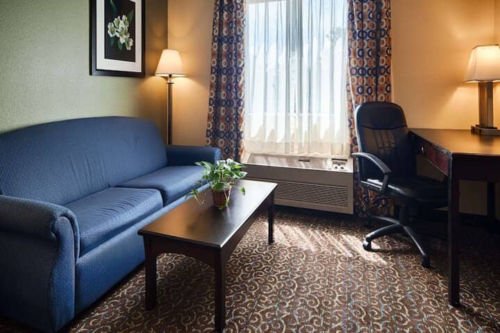 Room 10 of 24
