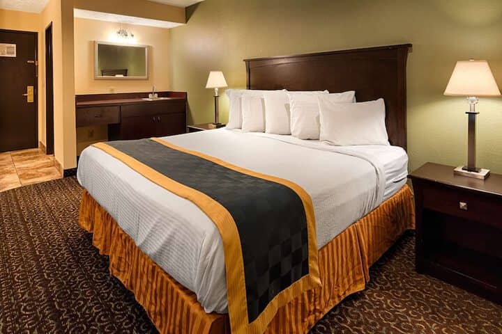 Room 12 of 24