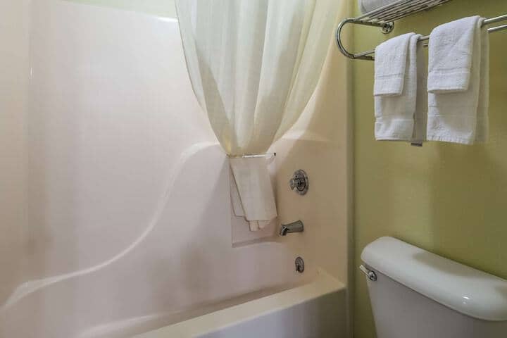 Room 17 of 24
