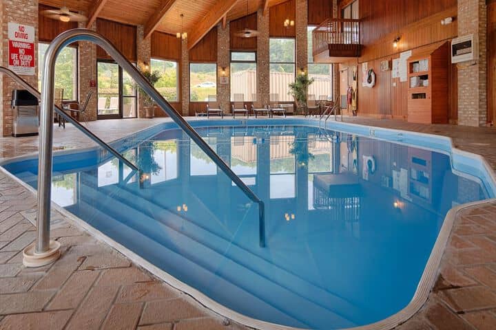 Pool 19 of 24