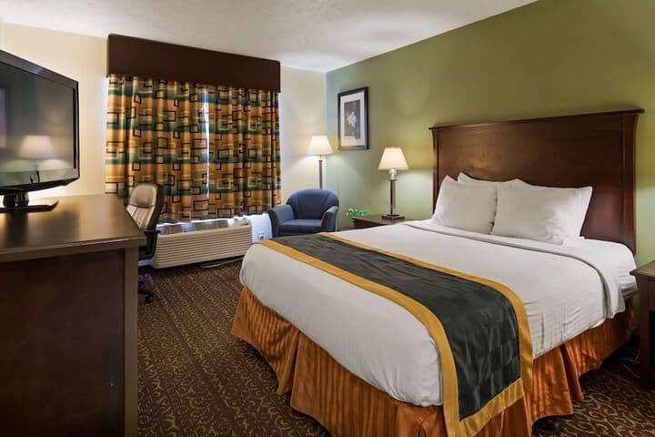 Room 4 of 24